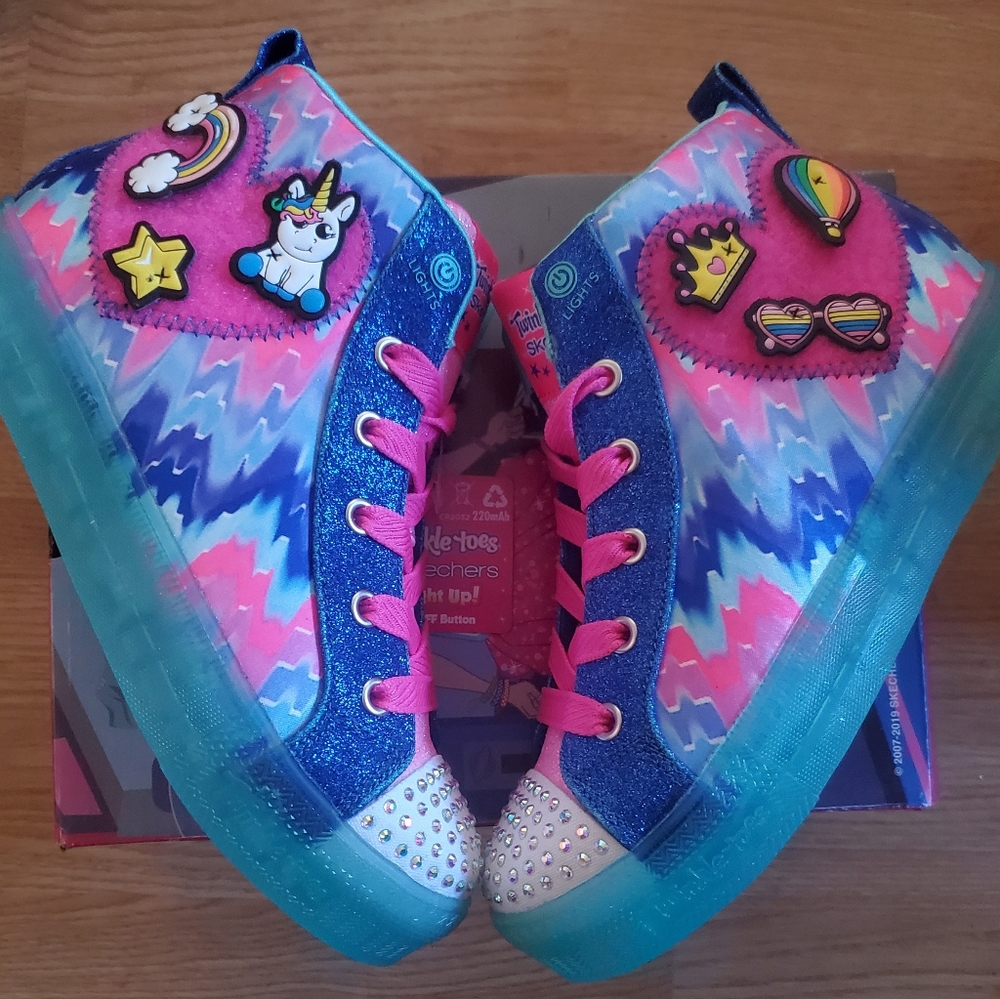 Brand New size 3 Blue/Pink Skechers Twinkle toes high top sneckers Mix N Patches